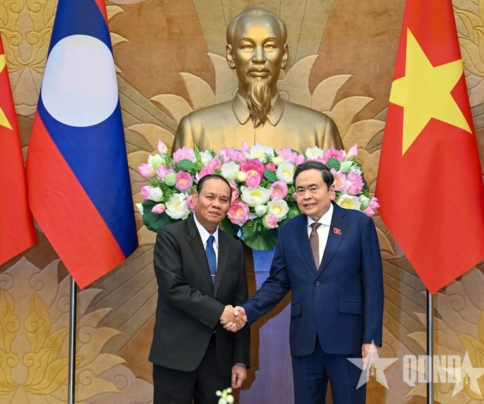 Chủ tịch Quốc hội Trần Thanh Mẫn tiếp Thường trực Ban Bí thư Trung ương Đảng Nhân dân Cách mạng Lào